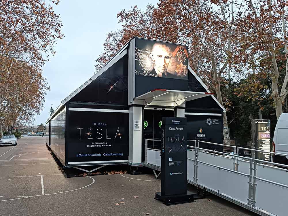 Cartel oficial de la exposición Nikola Tesla en Gandia publicado por Som Gandia