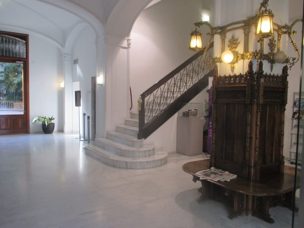 Vestíbulo y escalinata interior de la Casa de la Marquesa