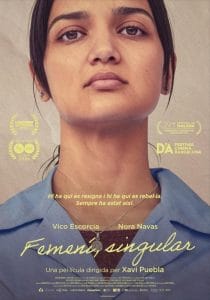 Movie poster for Femení, singular featuring a close-up of a young woman